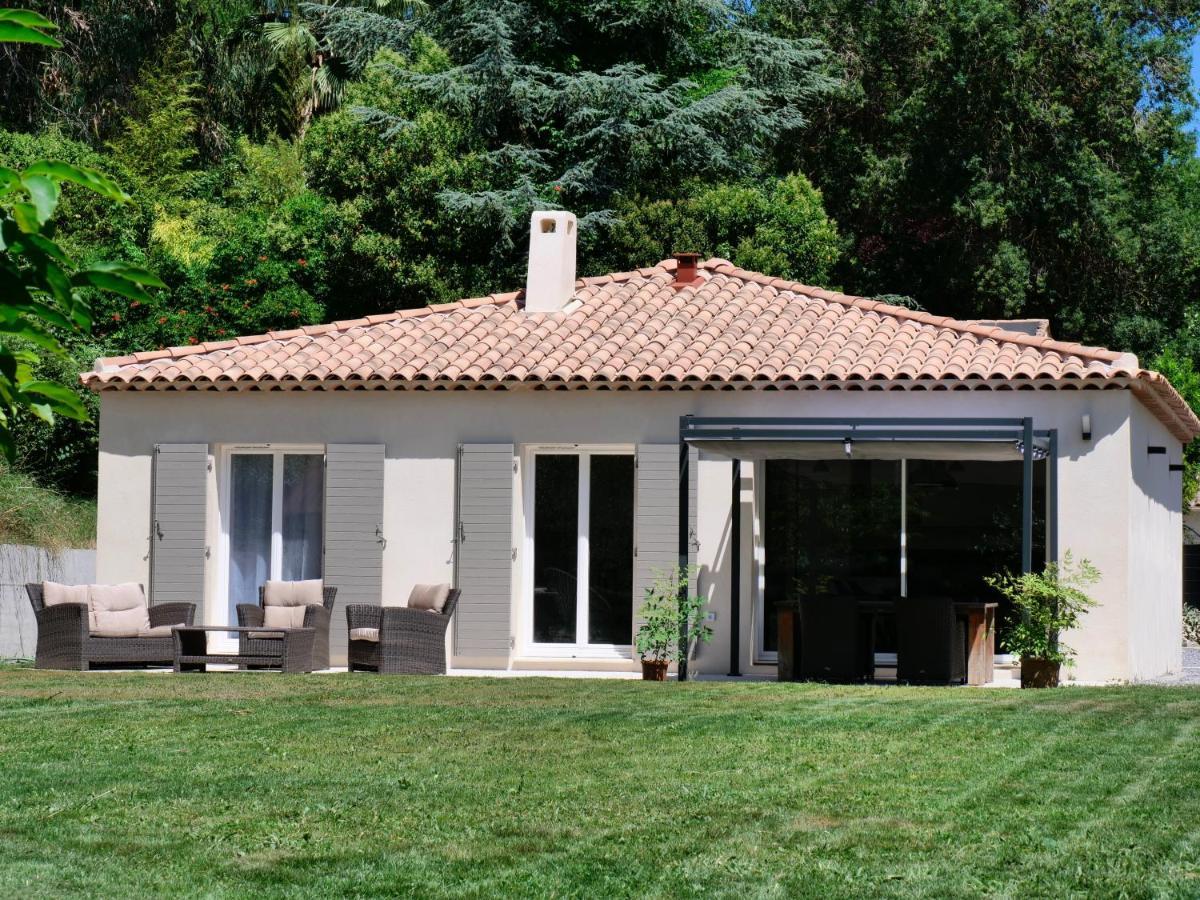 Les Yuccas -Maison Neuve Avec Un Jardin A Saint Paul De Vence Luaran gambar