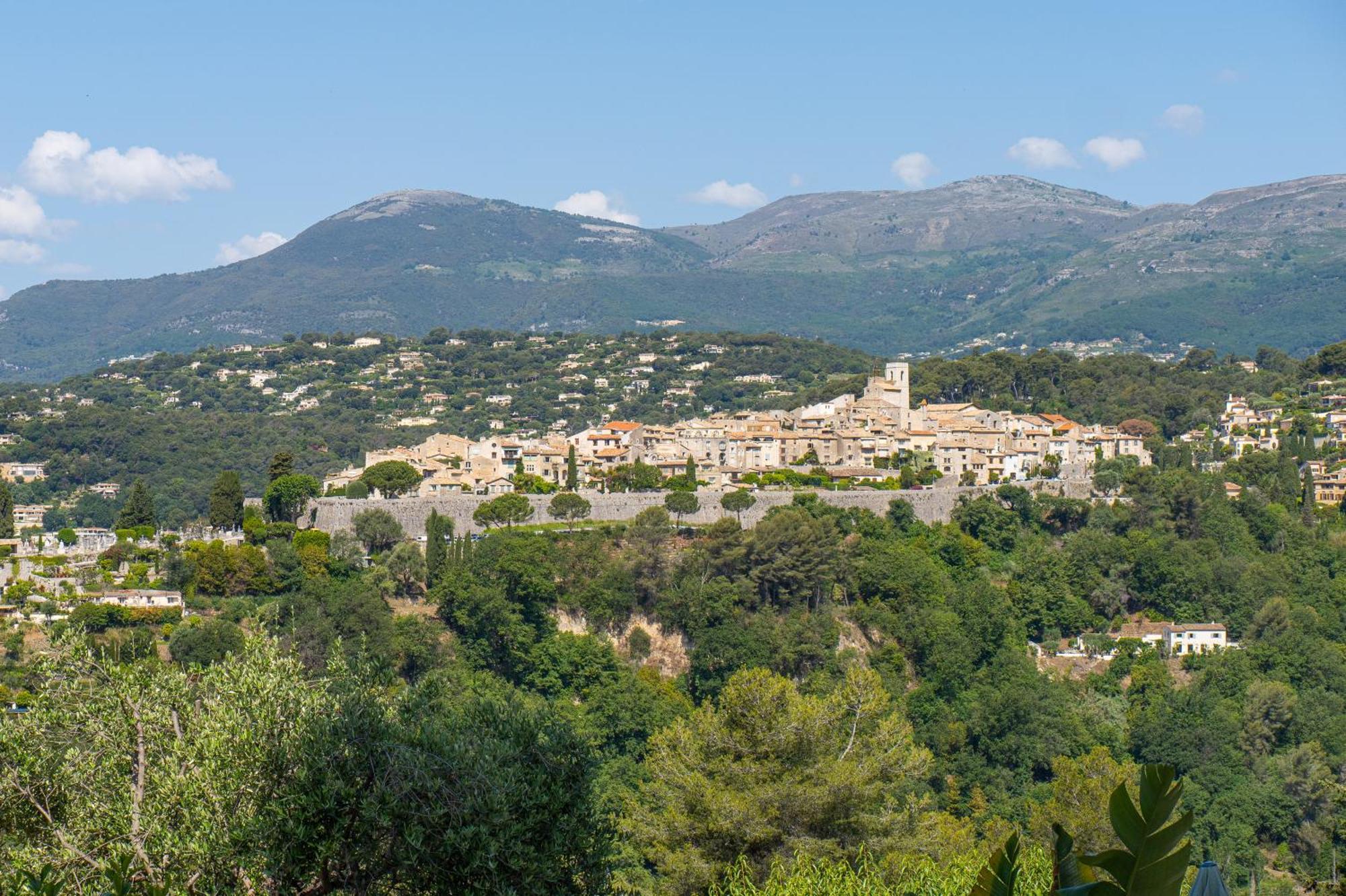 Les Yuccas -Maison Neuve Avec Un Jardin A Saint Paul De Vence Luaran gambar